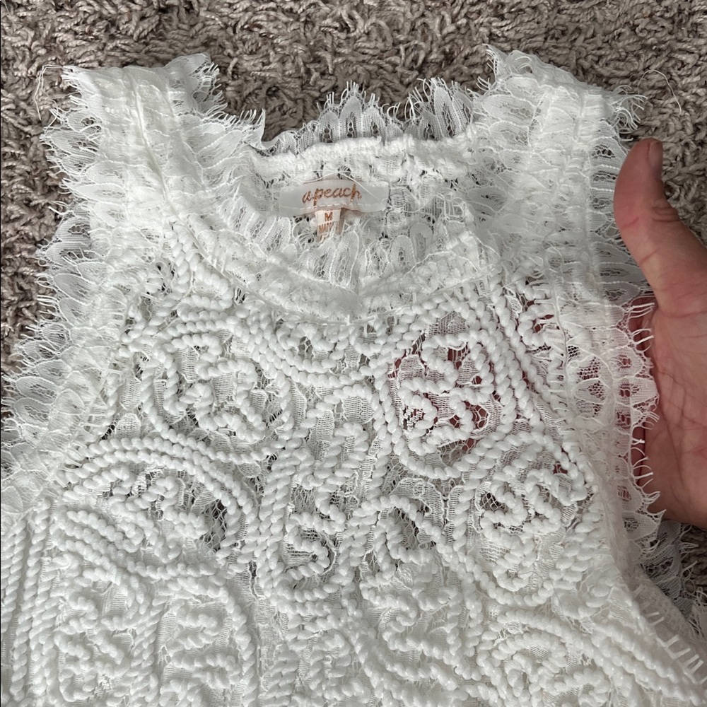 Elegant White Lace Dress - Picture 2 of 2